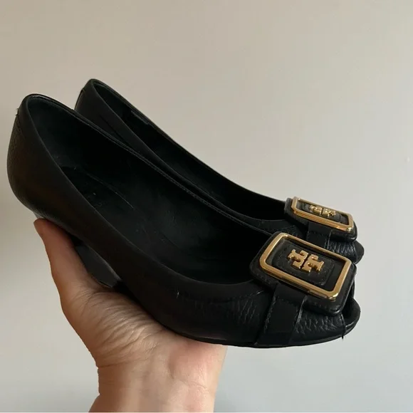Tory Burch Black Leather Julianne Size 6 Peep Toe Wedge Pumps - Picture 4 of 16
